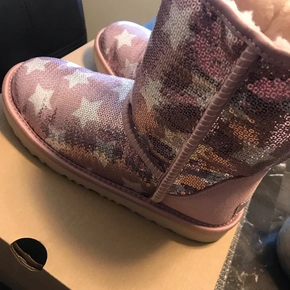 Like new UGG boots / worn once / warm /soft/ ❤️❤️ - Picture 4 of 7